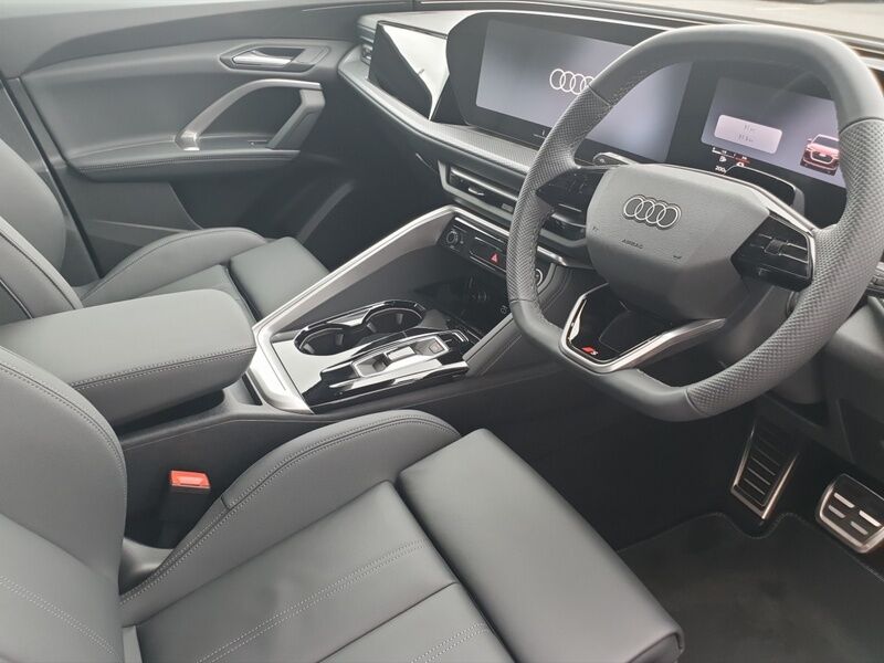More views of Audi Q5