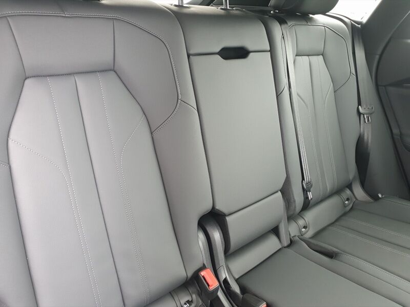 More views of Audi Q5