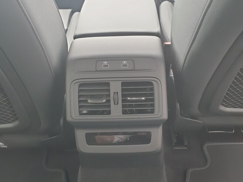 More views of Audi Q5