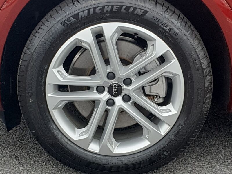 More views of Audi Q5