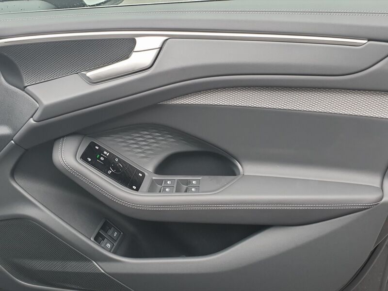 More views of Audi A6