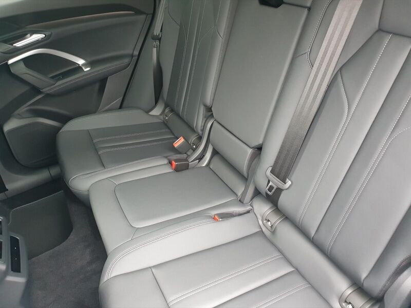 More views of Audi Q5