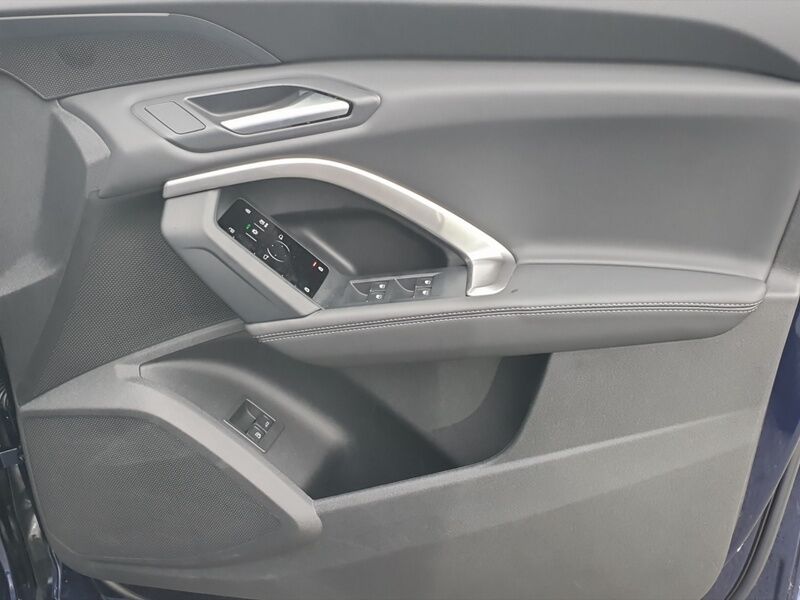 More views of Audi Q5