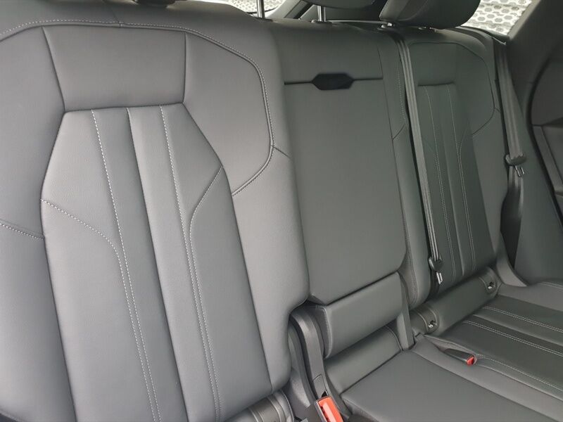 More views of Audi Q5