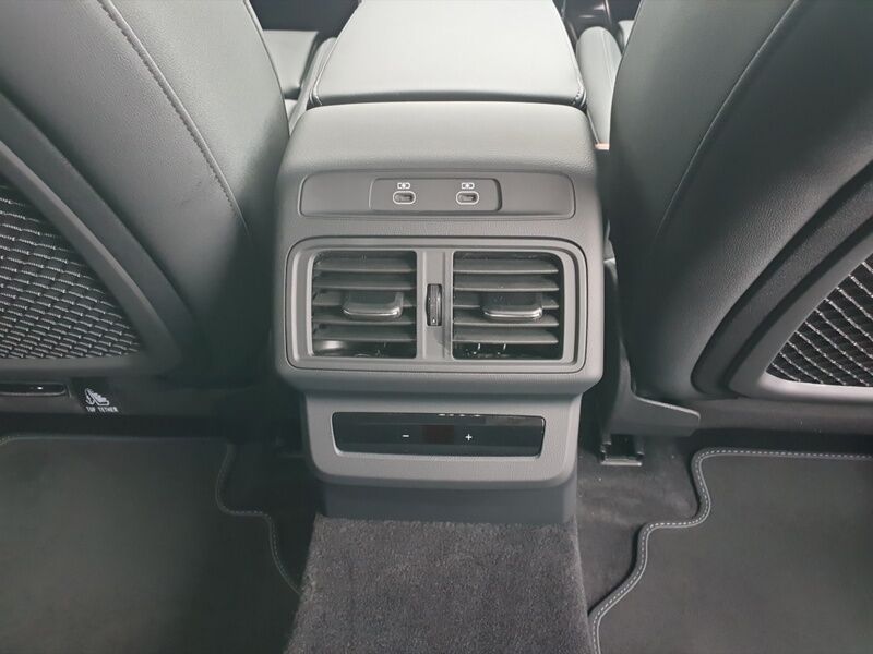 More views of Audi Q5