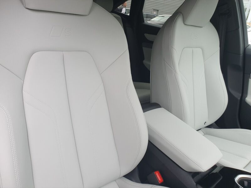 More views of Audi A6