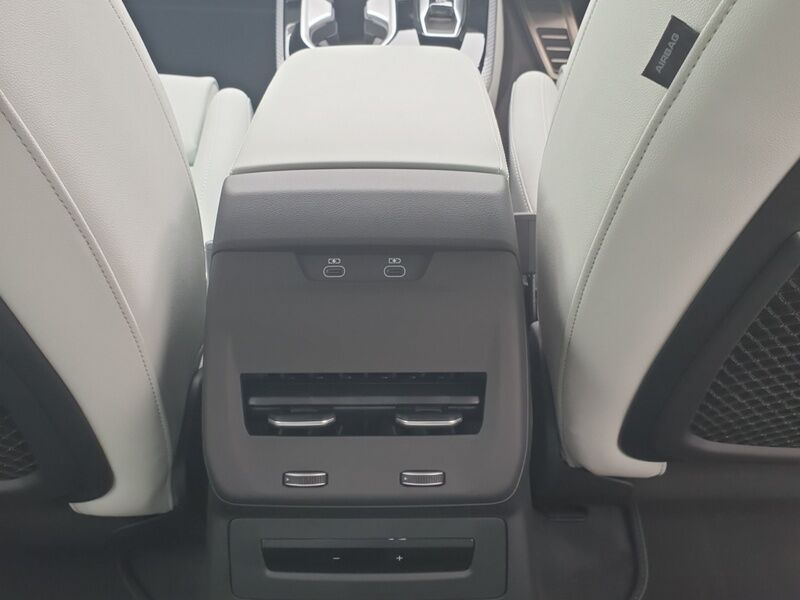 More views of Audi A6