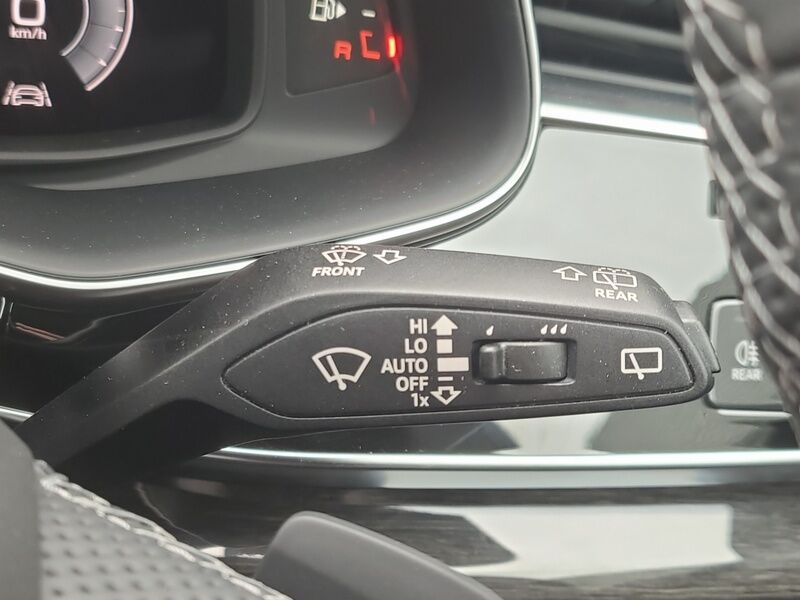More views of Audi Q8