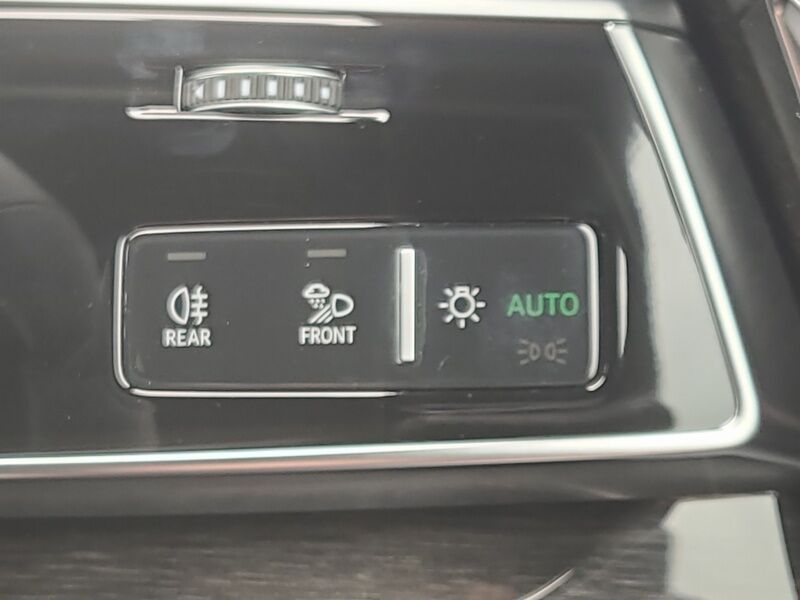 More views of Audi Q8