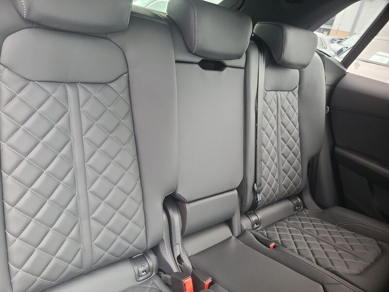 More views of Audi Q8