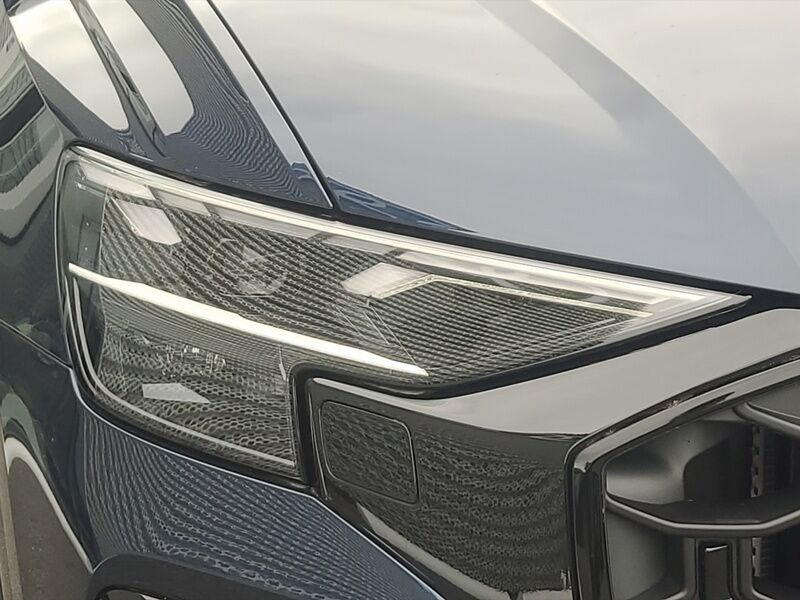 More views of Audi Q8