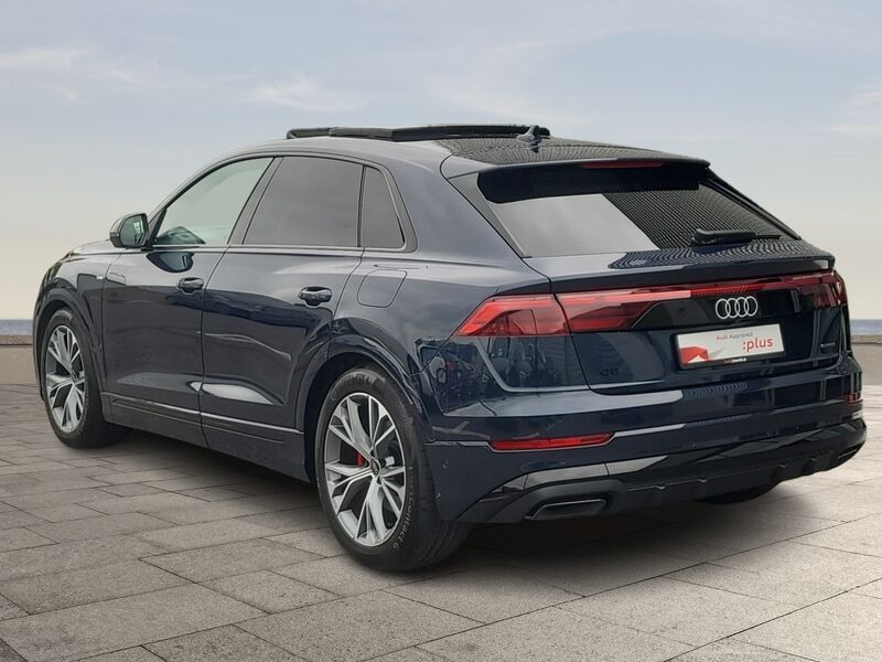 More views of Audi Q8