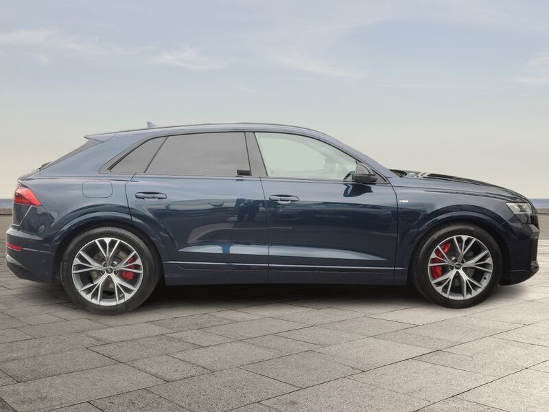 More views of Audi Q8