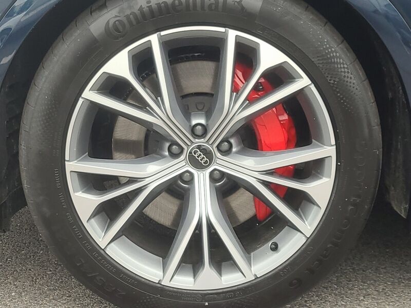 More views of Audi Q8