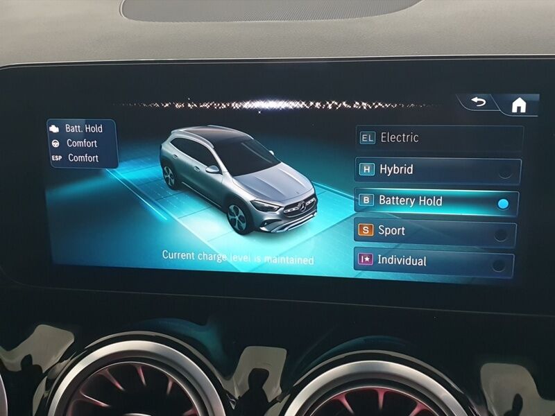 More views of Mercedes-Benz GLA