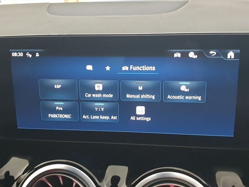 More views of Mercedes-Benz GLA