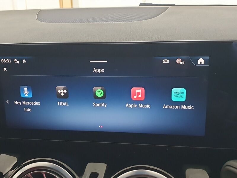More views of Mercedes-Benz GLA