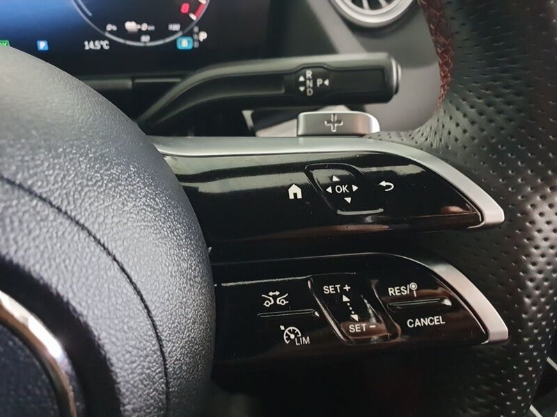 More views of Mercedes-Benz GLA