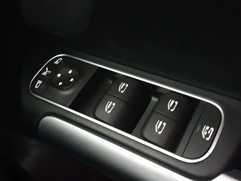 More views of Mercedes-Benz GLA