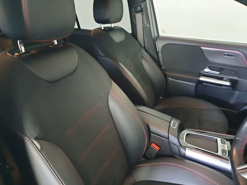 More views of Mercedes-Benz GLA
