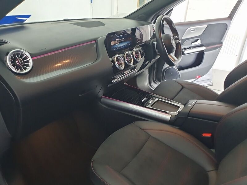 More views of Mercedes-Benz GLA