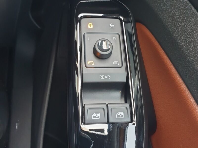 More views of Volkswagen ID.4