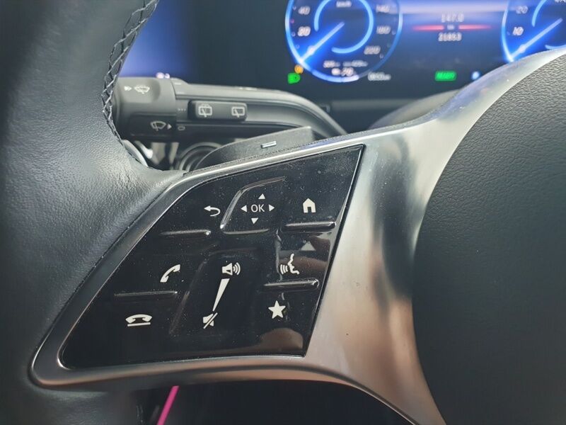 More views of Mercedes-Benz EQA