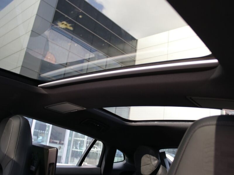 More views of Porsche Panamera
