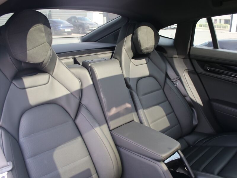 More views of Porsche Panamera