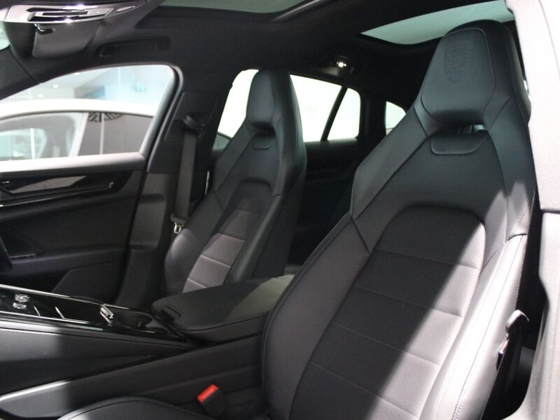More views of Porsche Panamera