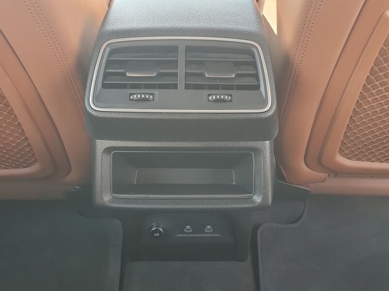 More views of Audi e-tron