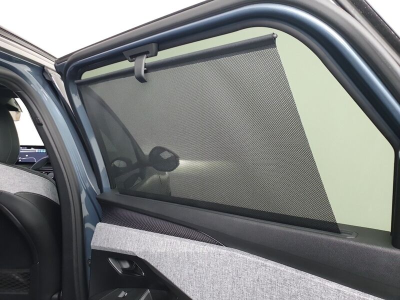 More views of Peugeot 5008