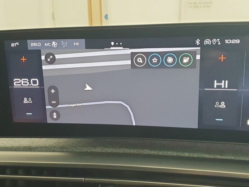 More views of Peugeot 5008