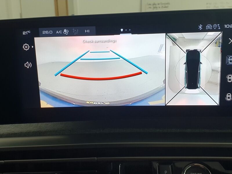 More views of Peugeot 5008