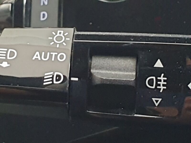 More views of Peugeot 5008