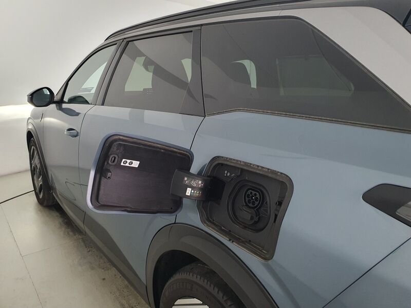 More views of Peugeot 5008