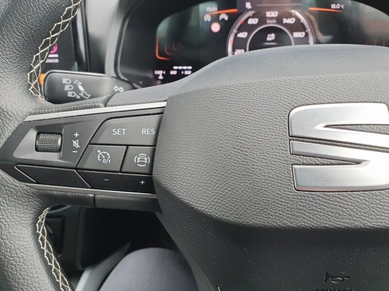 More views of SEAT Arona