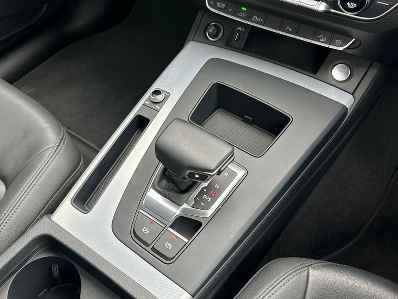 More views of Audi Q5