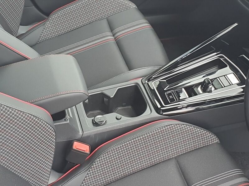 More views of Volkswagen Golf