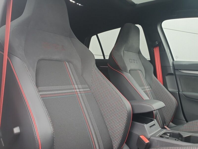 More views of Volkswagen Golf