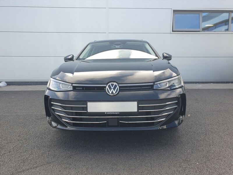 More views of Volkswagen Passat