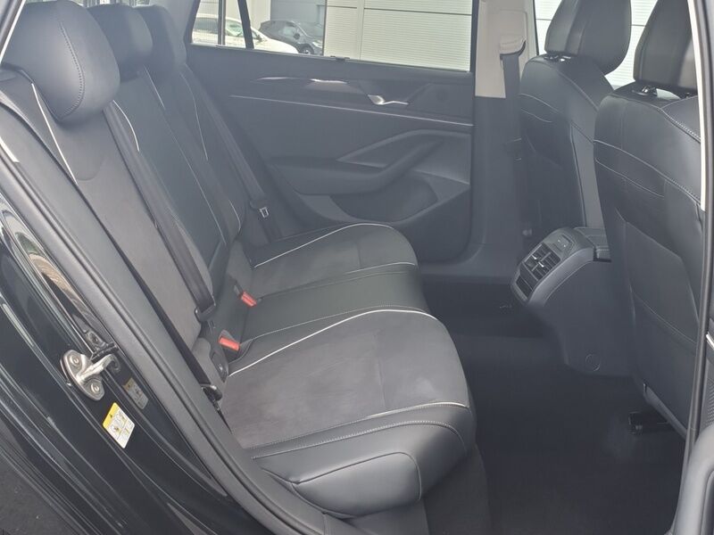 More views of Volkswagen Passat