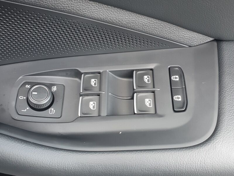 More views of Volkswagen Passat