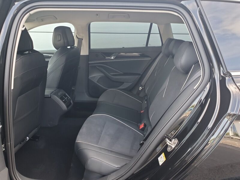 More views of Volkswagen Passat