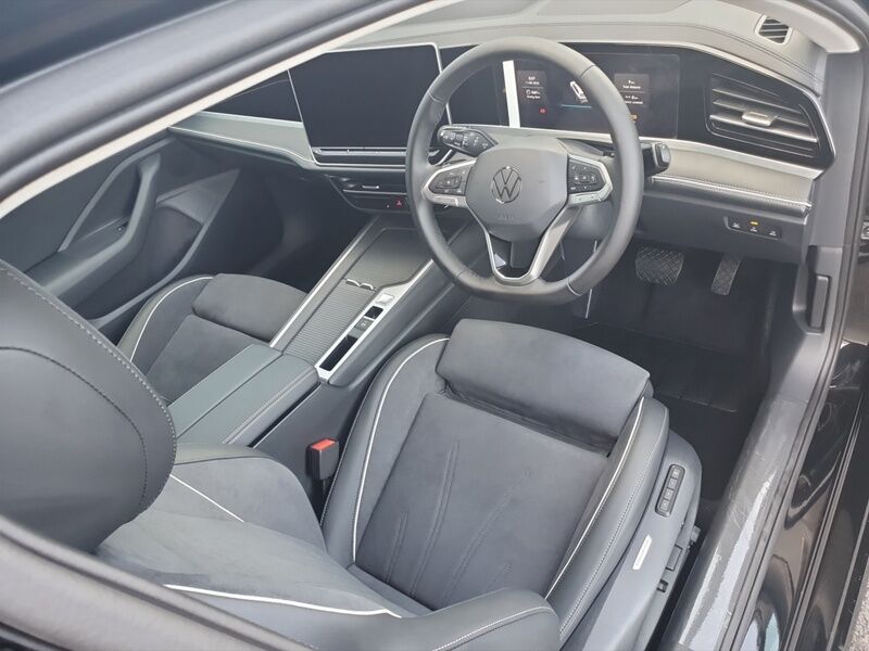 More views of Volkswagen Passat