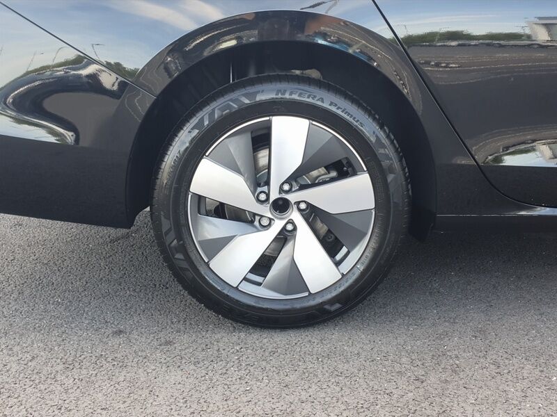 More views of Volkswagen Passat