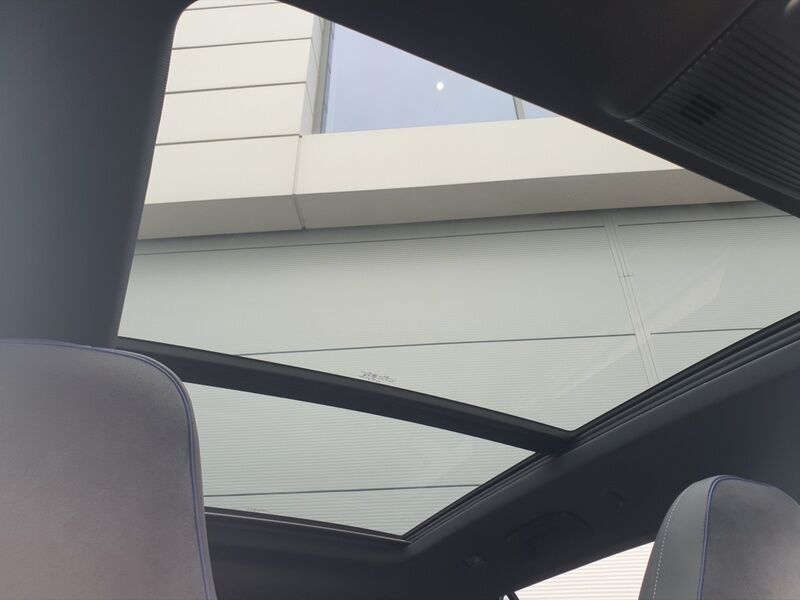 More views of Volkswagen Passat