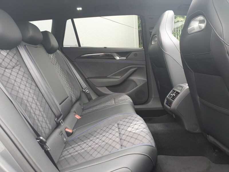 More views of Volkswagen Passat