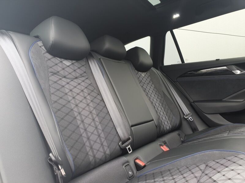More views of Volkswagen Passat