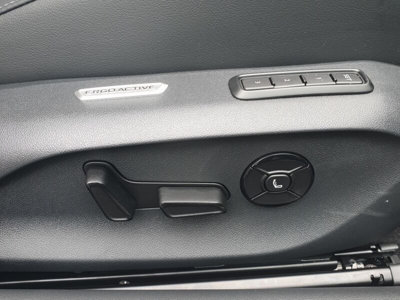 More views of Volkswagen Passat